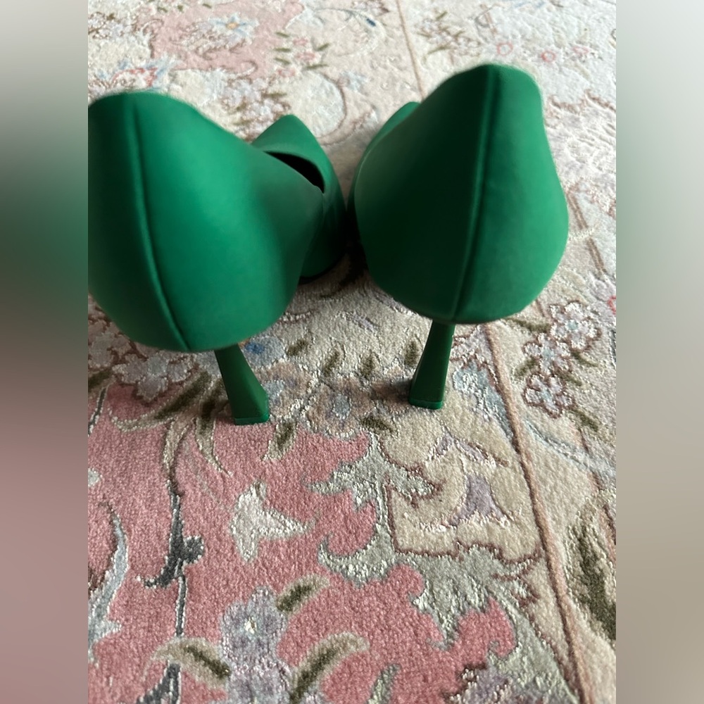 Zara Green Pointed-Toe Pumps – Size 36 – Worn Once Elegant Green Women's Shoes - Picture 7 of 9